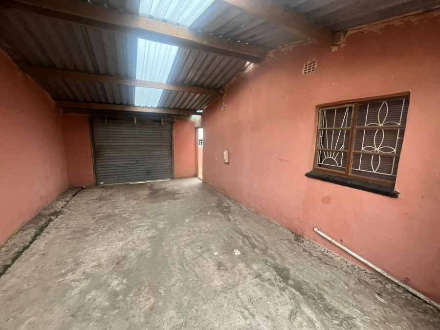 2 Bedroom Property for Sale in Kwazakhele Eastern Cape